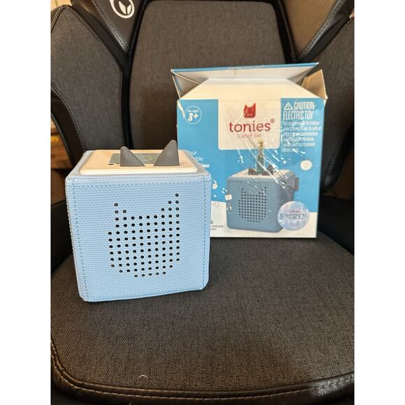 Disney Frozen Toniebox Audio Player Starter Set DOES NOT INCLUDE ELSA - Picture 2 of 4